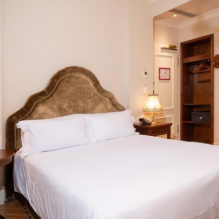 Ebel Boutique Hotel Tirana Bagian luar foto