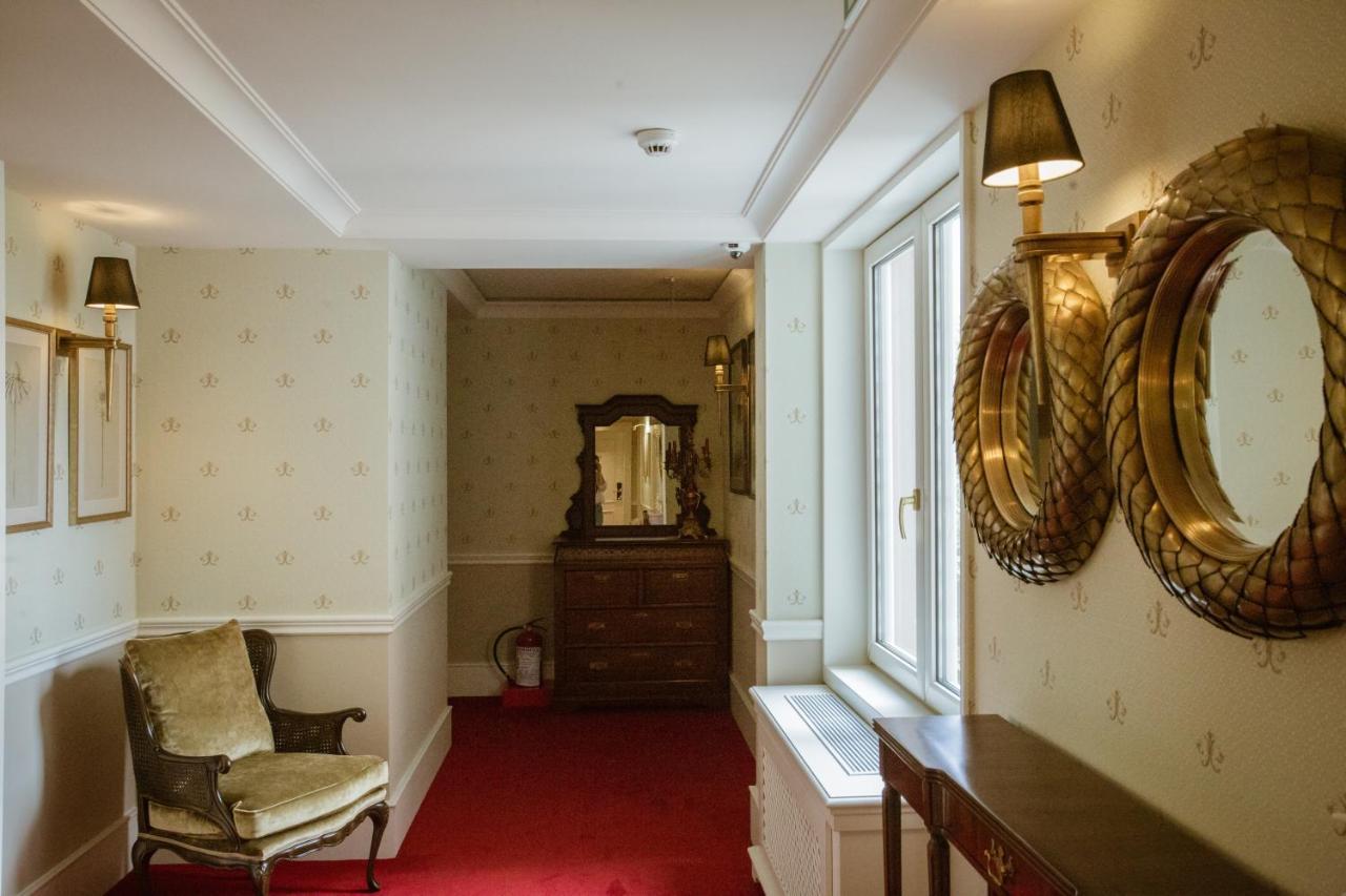Ebel Boutique Hotel Tirana Bagian luar foto