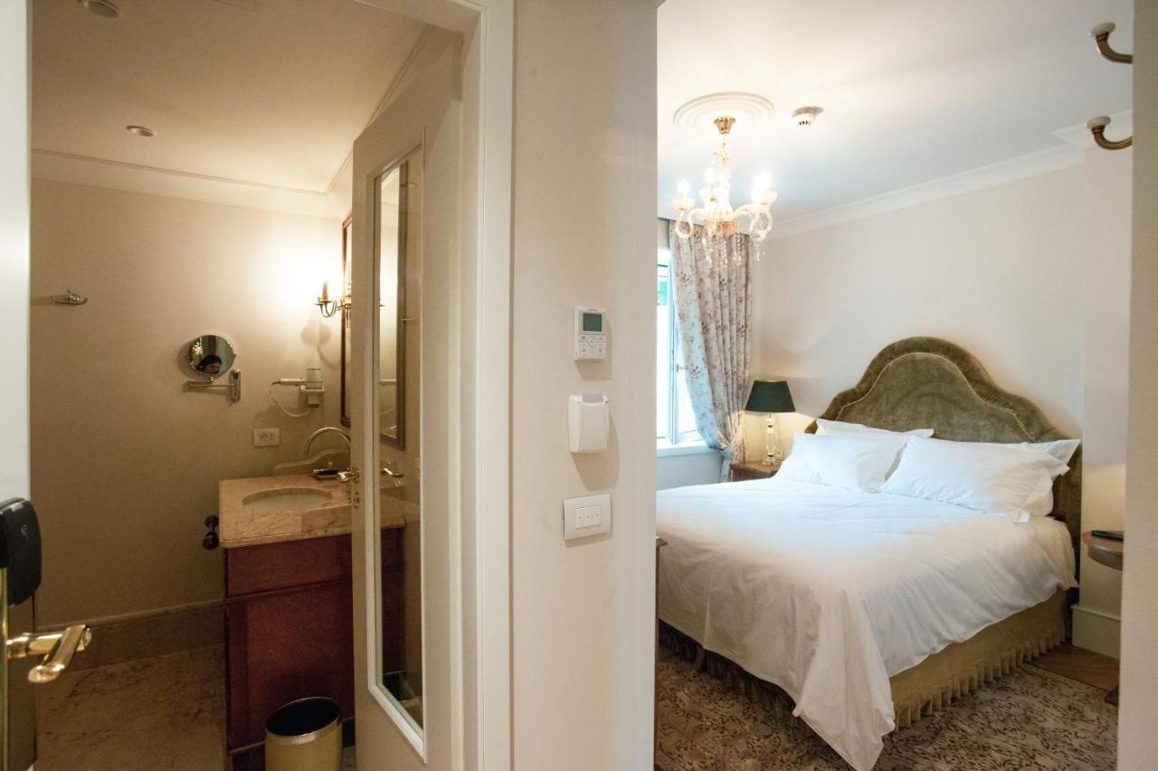 Ebel Boutique Hotel Tirana Bagian luar foto