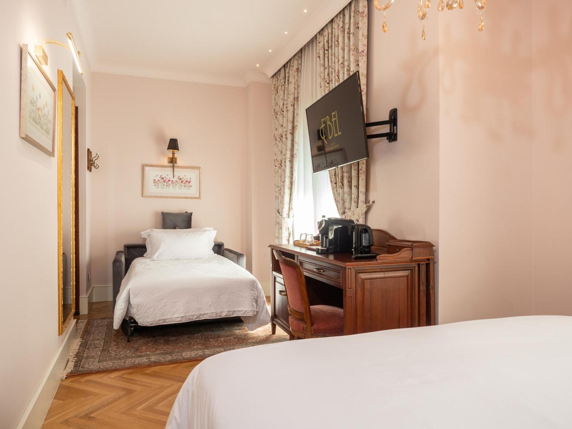 Ebel Boutique Hotel Tirana Bagian luar foto