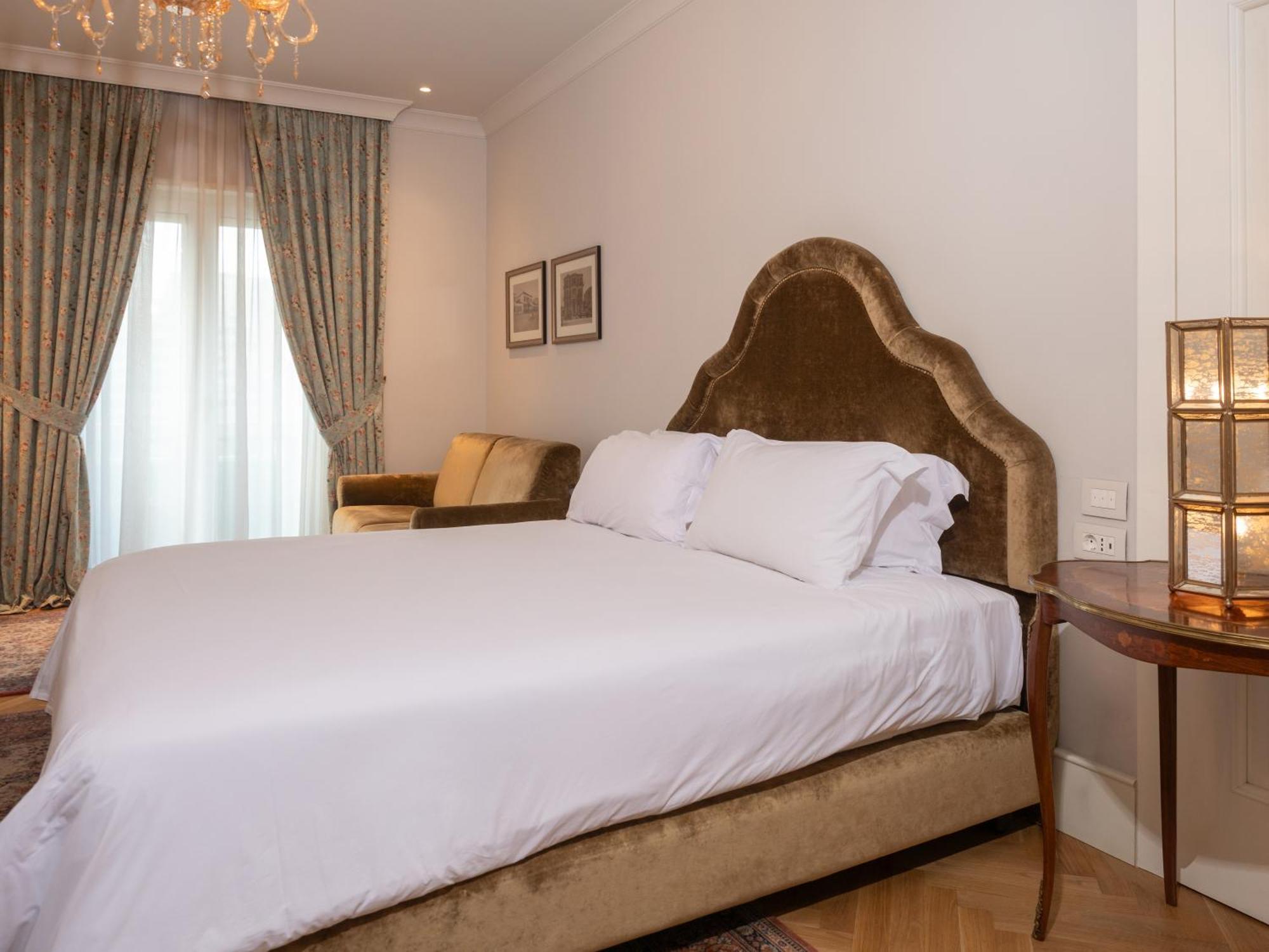 Ebel Boutique Hotel Tirana Bagian luar foto