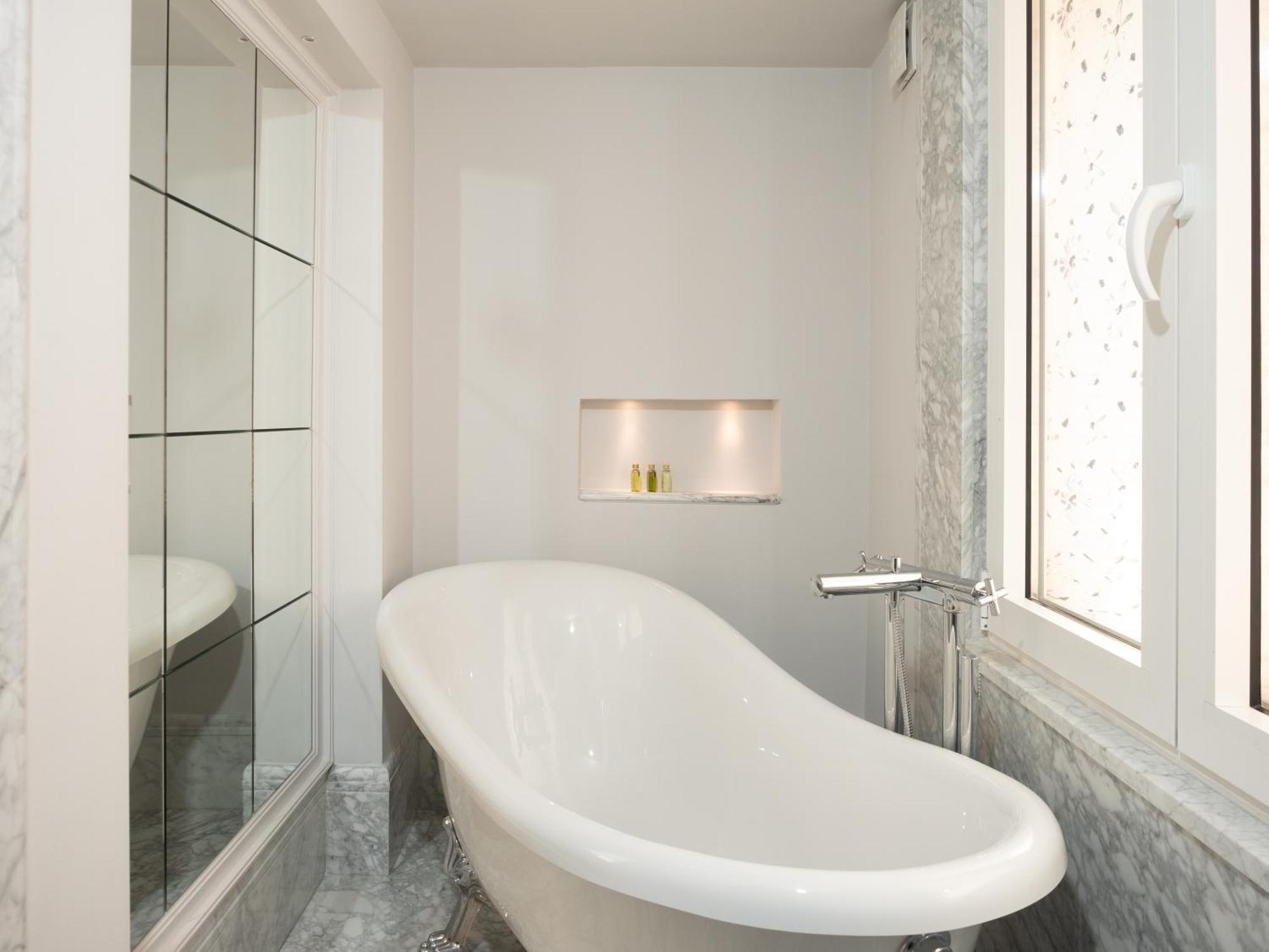 Ebel Boutique Hotel Tirana Bagian luar foto
