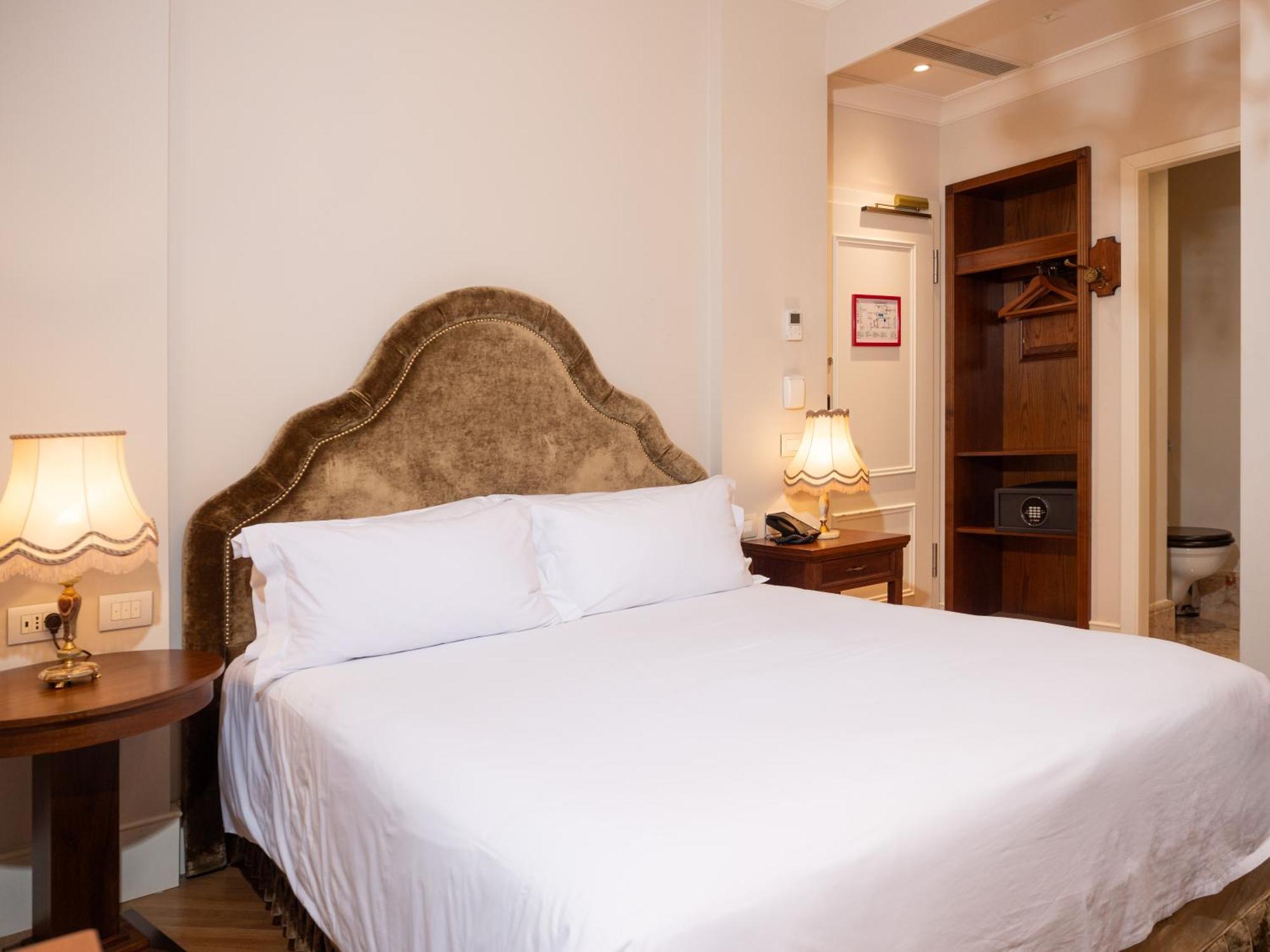 Ebel Boutique Hotel Tirana Bagian luar foto
